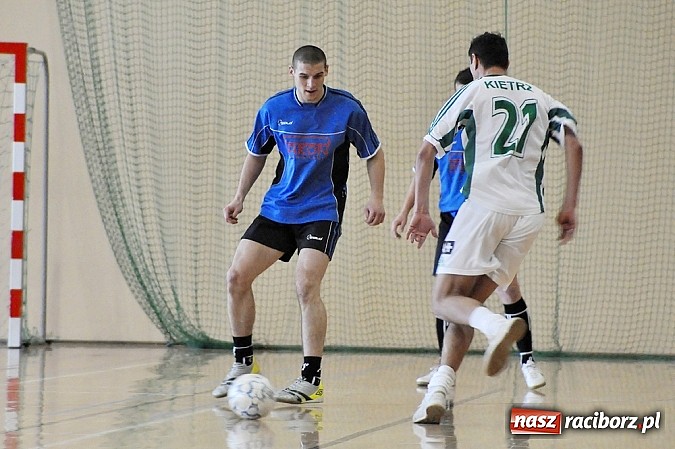 Zdjęcie w galerii na portalu naszraciborz.pl: Włókniarz ma patent na Sylwestra wiadomości z regionu