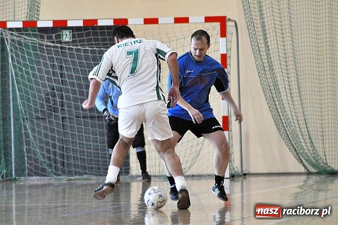 Zdjęcie w galerii na portalu naszraciborz.pl: Włókniarz ma patent na Sylwestra wiadomości z regionu