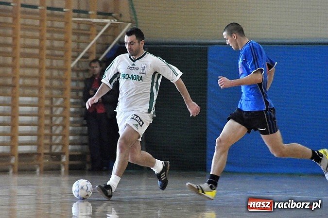 Zdjęcie w galerii na portalu naszraciborz.pl: Włókniarz ma patent na Sylwestra wiadomości z regionu