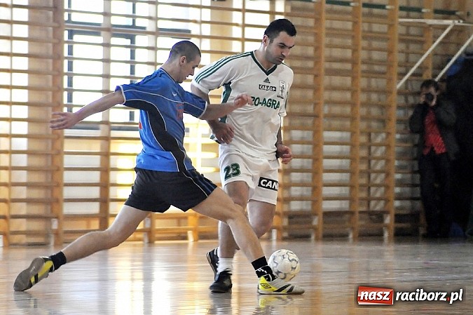 Zdjęcie w galerii na portalu naszraciborz.pl: Włókniarz ma patent na Sylwestra wiadomości z regionu