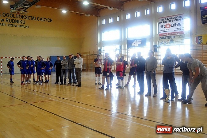 Zdjęcie w galerii na portalu naszraciborz.pl: Włókniarz ma patent na Sylwestra wiadomości z regionu