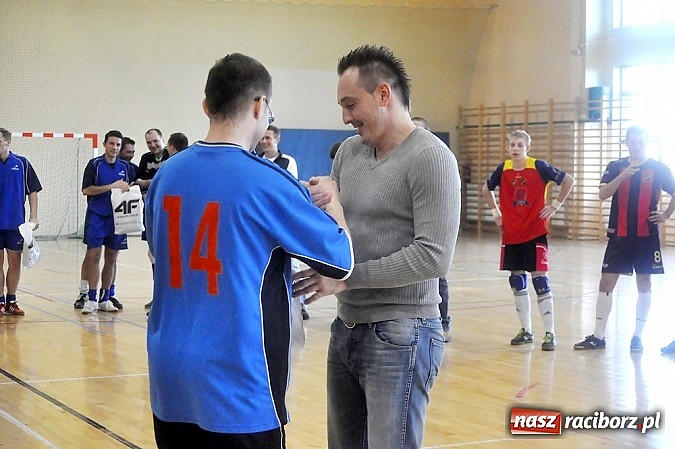 Zdjęcie w galerii na portalu naszraciborz.pl: Włókniarz ma patent na Sylwestra wiadomości z regionu