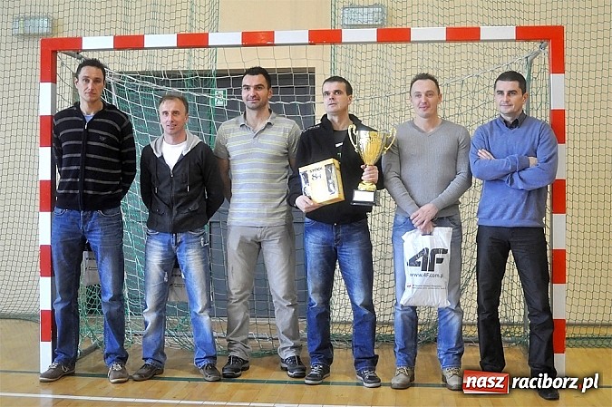 Zdjęcie w galerii na portalu naszraciborz.pl: Włókniarz ma patent na Sylwestra wiadomości z regionu