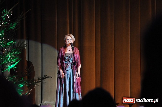 Zdjęcie w galerii na portalu naszraciborz.pl: Melodie świata - sylwestrowa gala w Raciborskim Centrum Kultury wiadomości z regionu