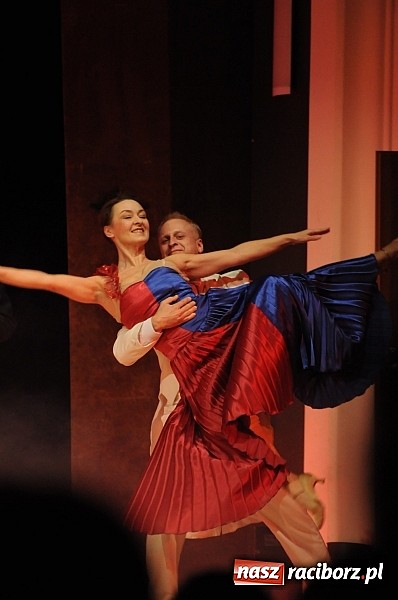 Zdjęcie w galerii na portalu naszraciborz.pl: Melodie świata - sylwestrowa gala w Raciborskim Centrum Kultury wiadomości z regionu