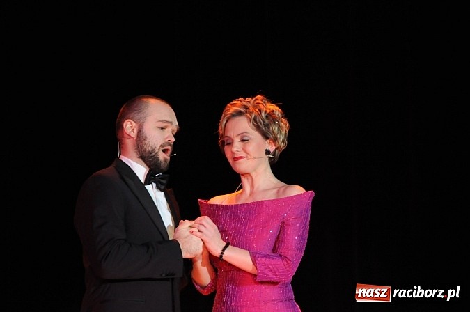 Zdjęcie w galerii na portalu naszraciborz.pl: Melodie świata - sylwestrowa gala w Raciborskim Centrum Kultury wiadomości z regionu