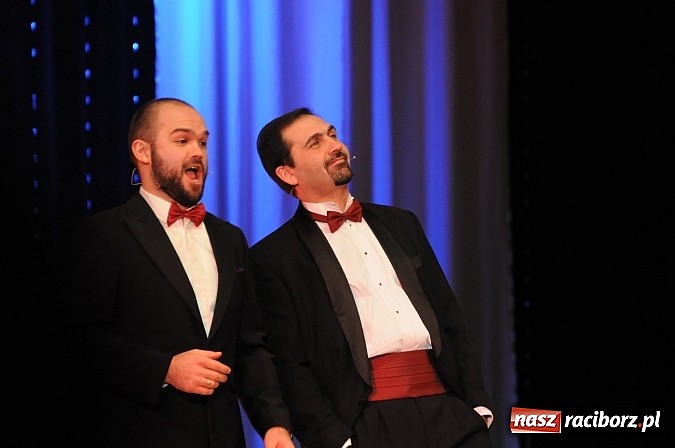 Zdjęcie w galerii na portalu naszraciborz.pl: Melodie świata - sylwestrowa gala w Raciborskim Centrum Kultury wiadomości z regionu