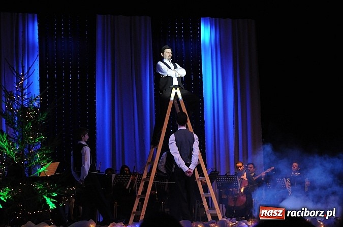 Zdjęcie w galerii na portalu naszraciborz.pl: Melodie świata - sylwestrowa gala w Raciborskim Centrum Kultury wiadomości z regionu