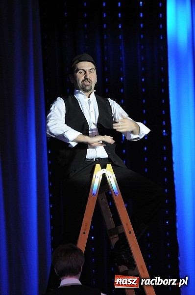 Zdjęcie w galerii na portalu naszraciborz.pl: Melodie świata - sylwestrowa gala w Raciborskim Centrum Kultury wiadomości z regionu