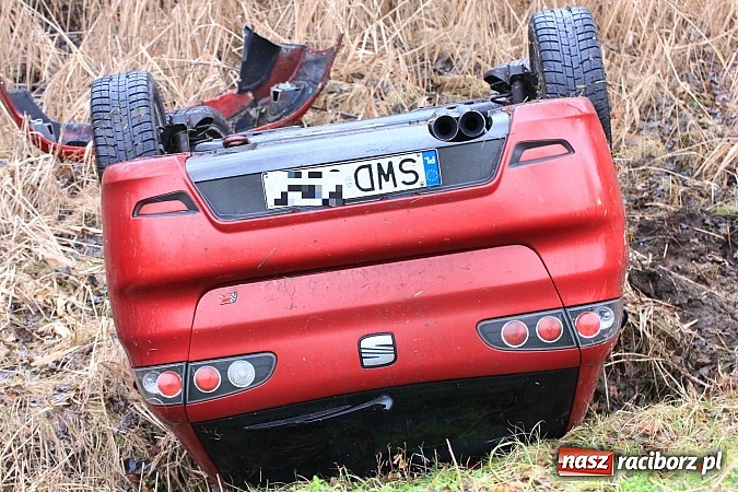 Zdjęcie w galerii na portalu naszraciborz.pl: Poważny wypadek na trasie Racibórz - Rybnik. Ranny został jeden ze strażaków wiadomości z regionu