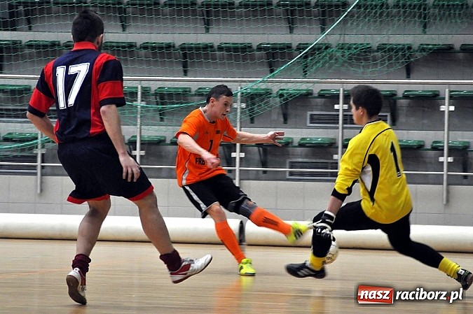 Zdjęcie w galerii na portalu naszraciborz.pl: Hyrbud gromi, Xpres.pl goni wiadomości z regionu