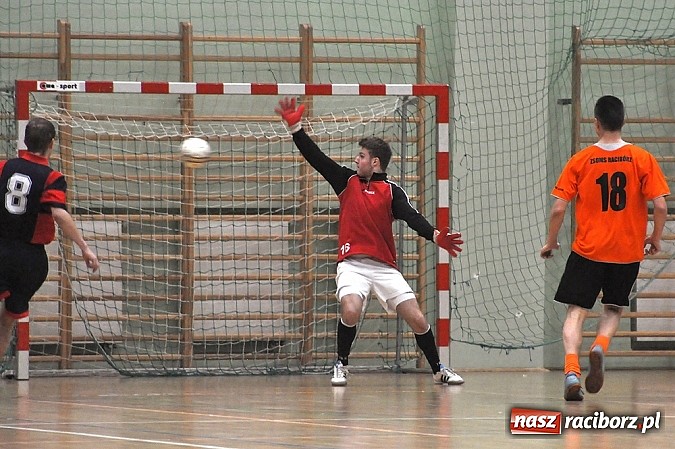 Zdjęcie w galerii na portalu naszraciborz.pl: Hyrbud gromi, Xpres.pl goni wiadomości z regionu