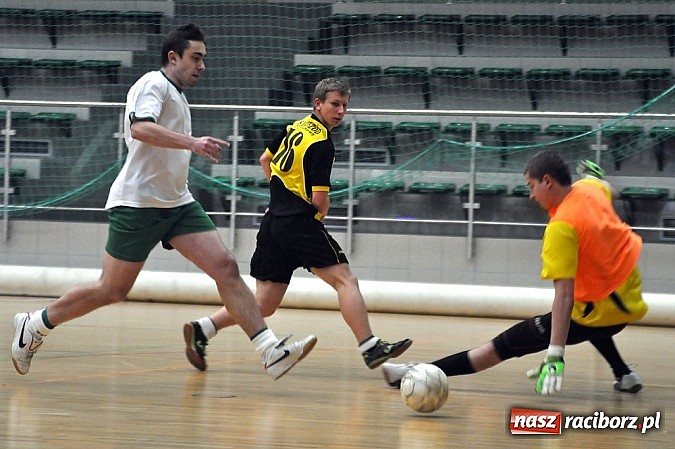 Zdjęcie w galerii na portalu naszraciborz.pl: Hyrbud gromi, Xpres.pl goni wiadomości z regionu