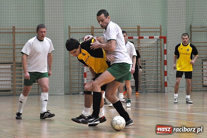 Zdjęcie w galerii na portalu naszraciborz.pl: Hyrbud gromi, Xpres.pl goni wiadomości z regionu