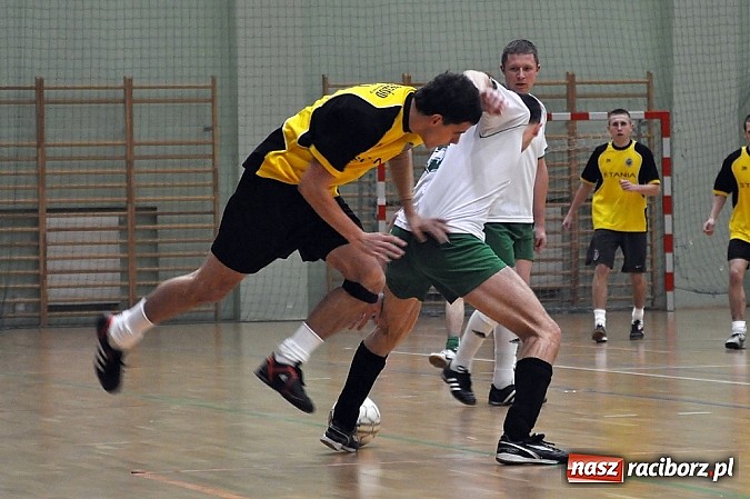 Zdjęcie w galerii na portalu naszraciborz.pl: Hyrbud gromi, Xpres.pl goni wiadomości z regionu