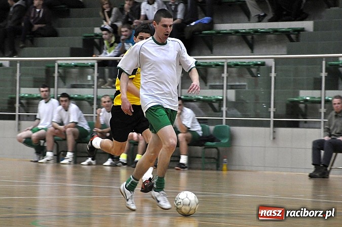 Zdjęcie w galerii na portalu naszraciborz.pl: Hyrbud gromi, Xpres.pl goni wiadomości z regionu