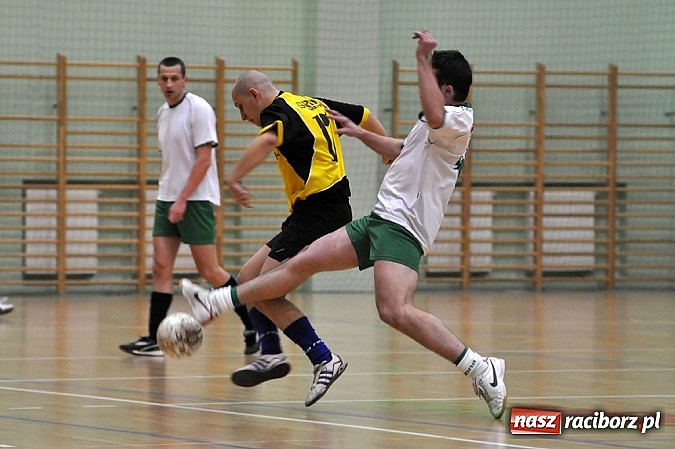 Zdjęcie w galerii na portalu naszraciborz.pl: Hyrbud gromi, Xpres.pl goni wiadomości z regionu