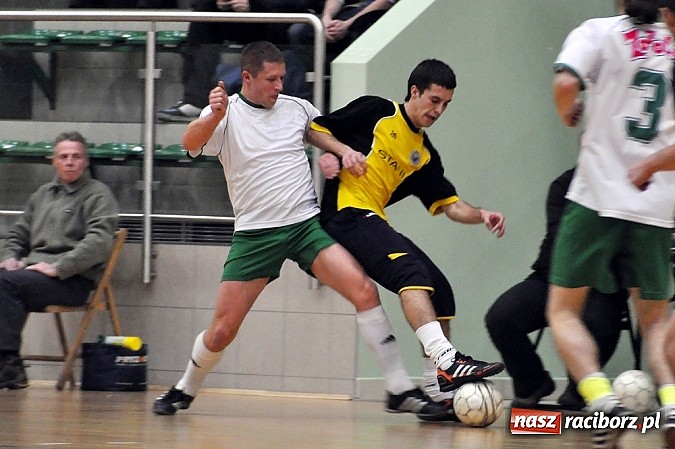 Zdjęcie w galerii na portalu naszraciborz.pl: Hyrbud gromi, Xpres.pl goni wiadomości z regionu