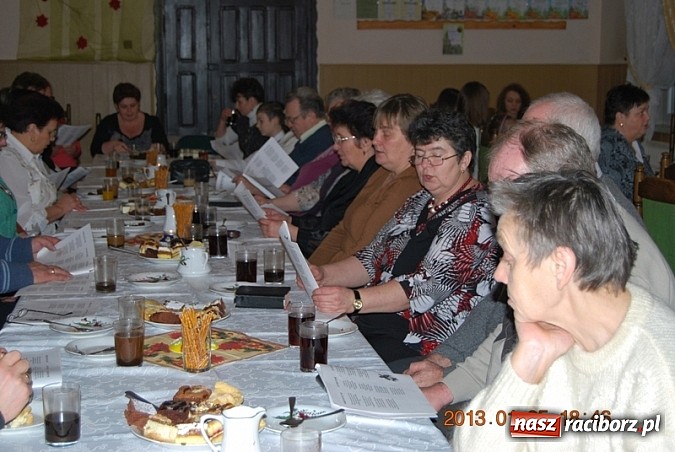 Zdjęcie w galerii na portalu naszraciborz.pl: Po raz szósty w Jankowicach śpiewano kolędy wiadomości z regionu