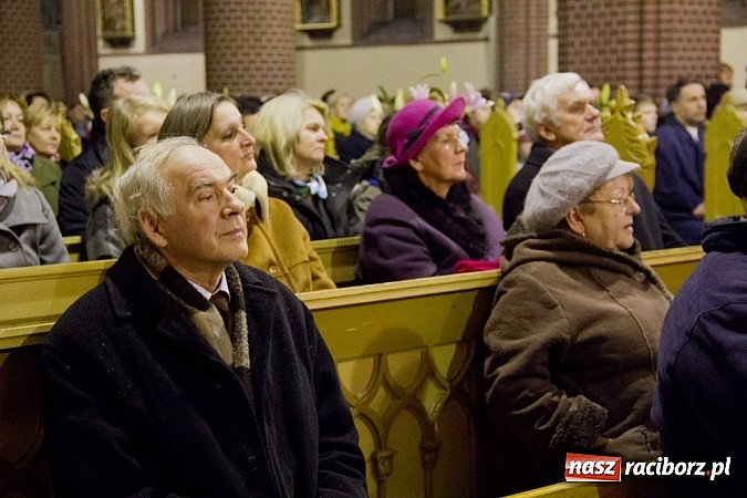 Zdjęcie w galerii na portalu naszraciborz.pl: W kościele na Starej Wsi kolędowali z górniczą orkiestrą dętą z Gliwic wiadomości z regionu
