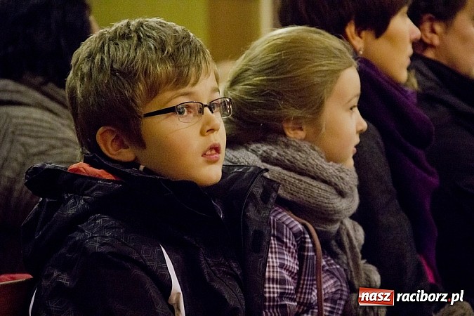 Zdjęcie w galerii na portalu naszraciborz.pl: W kościele na Starej Wsi kolędowali z górniczą orkiestrą dętą z Gliwic wiadomości z regionu