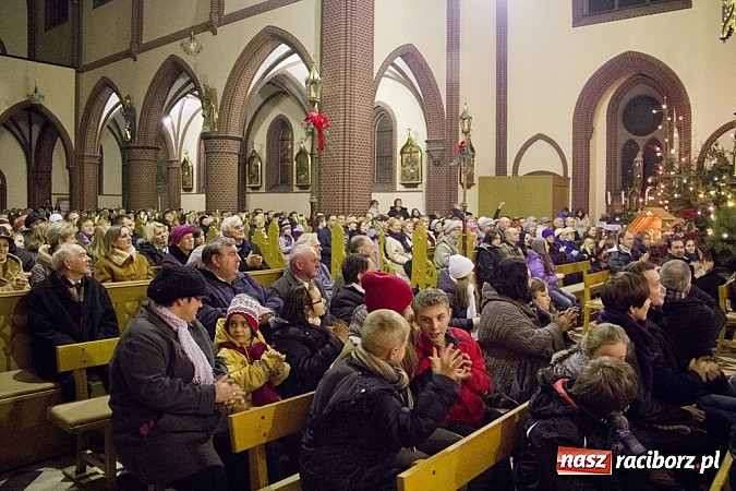 Zdjęcie w galerii na portalu naszraciborz.pl: W kościele na Starej Wsi kolędowali z górniczą orkiestrą dętą z Gliwic wiadomości z regionu