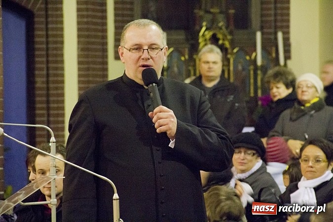 Zdjęcie w galerii na portalu naszraciborz.pl: W kościele na Starej Wsi kolędowali z górniczą orkiestrą dętą z Gliwic wiadomości z regionu