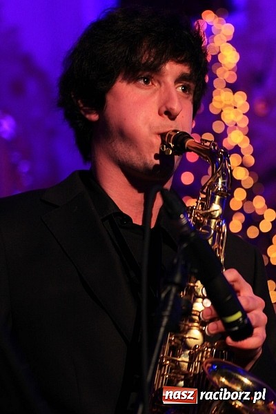 Zdjęcie w galerii na portalu naszraciborz.pl: Wspólne kolędowanie z Marzeną Korzonek i Roksaną Lewak w Pogrzebieniu wiadomości z regionu