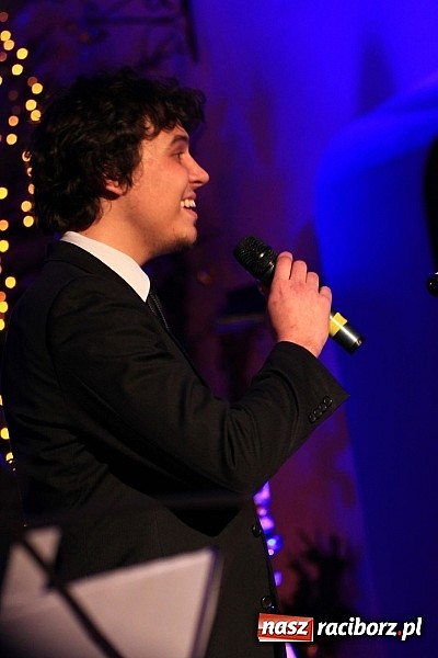 Zdjęcie w galerii na portalu naszraciborz.pl: Wspólne kolędowanie z Marzeną Korzonek i Roksaną Lewak w Pogrzebieniu wiadomości z regionu