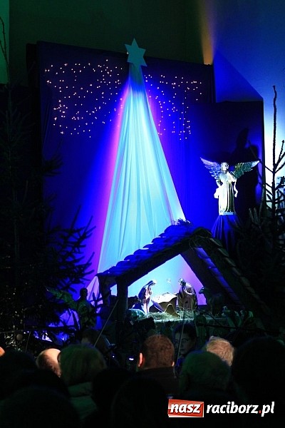 Zdjęcie w galerii na portalu naszraciborz.pl: Wspólne kolędowanie z Marzeną Korzonek i Roksaną Lewak w Pogrzebieniu wiadomości z regionu