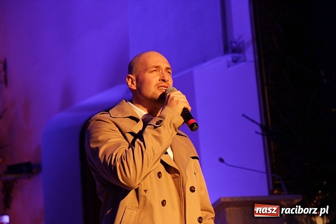 Zdjęcie w galerii na portalu naszraciborz.pl: Wspólne kolędowanie z Marzeną Korzonek i Roksaną Lewak w Pogrzebieniu wiadomości z regionu