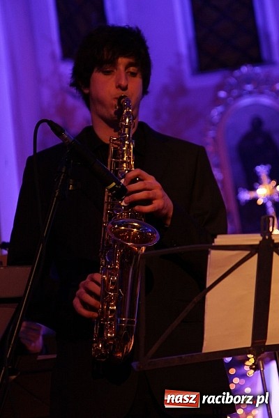 Zdjęcie w galerii na portalu naszraciborz.pl: Wspólne kolędowanie z Marzeną Korzonek i Roksaną Lewak w Pogrzebieniu wiadomości z regionu