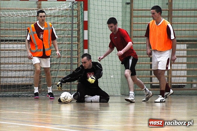 Zdjęcie w galerii na portalu naszraciborz.pl: Płomień niestraszny Cukierni wiadomości z regionu