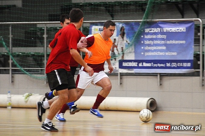 Zdjęcie w galerii na portalu naszraciborz.pl: Płomień niestraszny Cukierni wiadomości z regionu