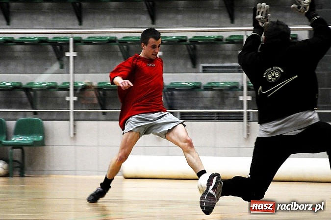 Zdjęcie w galerii na portalu naszraciborz.pl: Płomień niestraszny Cukierni wiadomości z regionu