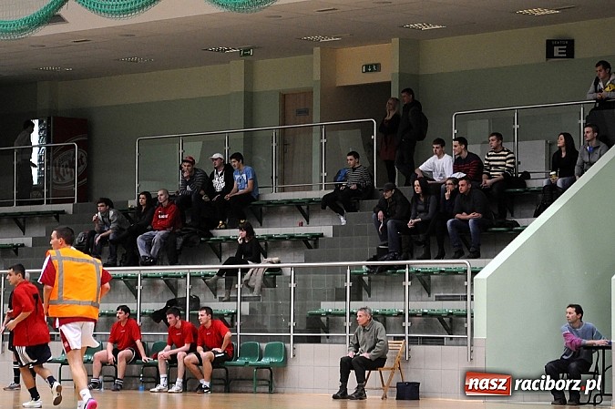 Zdjęcie w galerii na portalu naszraciborz.pl: Płomień niestraszny Cukierni wiadomości z regionu