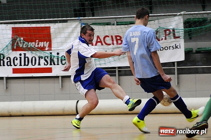 Zdjęcie w galerii na portalu naszraciborz.pl: Płomień niestraszny Cukierni wiadomości z regionu