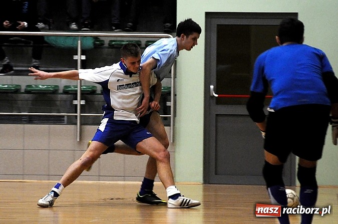 Zdjęcie w galerii na portalu naszraciborz.pl: Płomień niestraszny Cukierni wiadomości z regionu