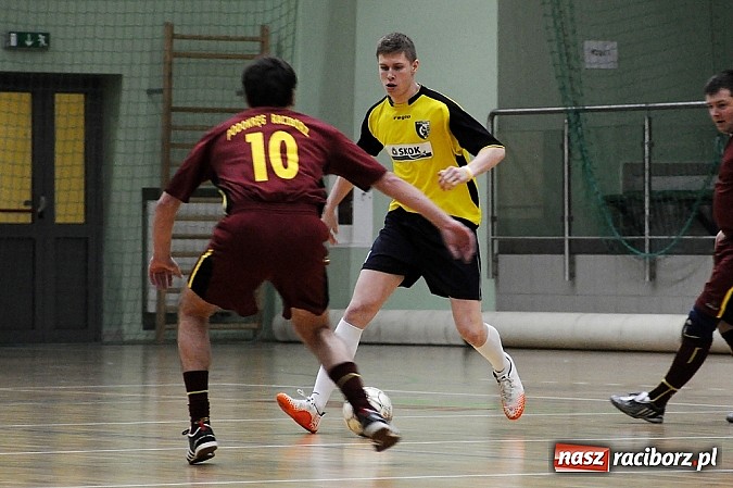 Zdjęcie w galerii na portalu naszraciborz.pl: Płomień niestraszny Cukierni wiadomości z regionu