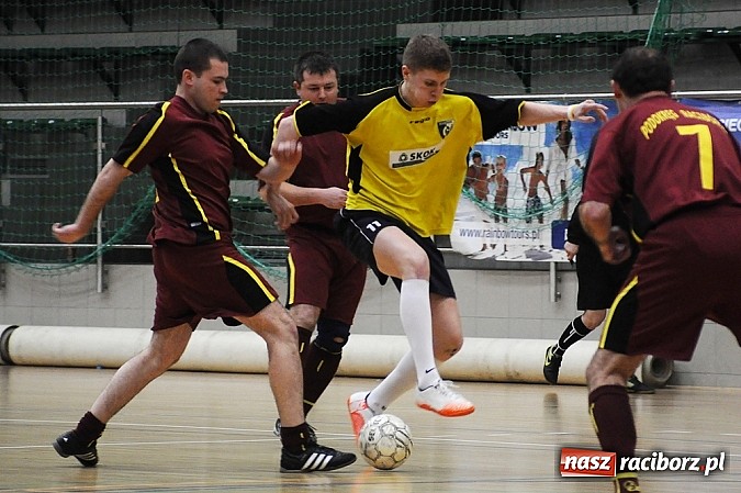 Zdjęcie w galerii na portalu naszraciborz.pl: Płomień niestraszny Cukierni wiadomości z regionu