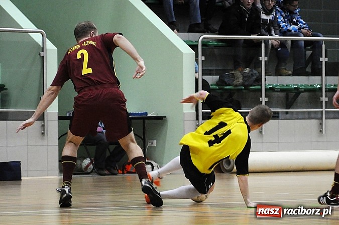 Zdjęcie w galerii na portalu naszraciborz.pl: Płomień niestraszny Cukierni wiadomości z regionu