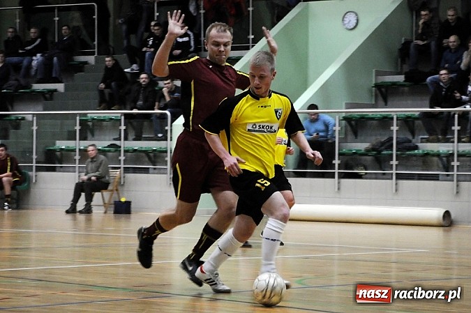 Zdjęcie w galerii na portalu naszraciborz.pl: Płomień niestraszny Cukierni wiadomości z regionu