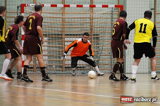 Zdjęcie w galerii na portalu naszraciborz.pl: Płomień niestraszny Cukierni wiadomości z regionu