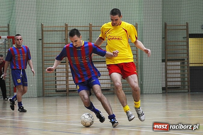 Zdjęcie w galerii na portalu naszraciborz.pl: Płomień niestraszny Cukierni wiadomości z regionu