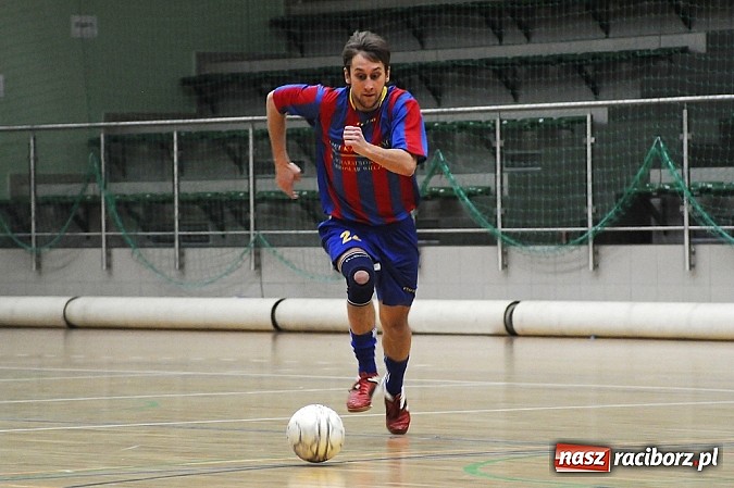 Zdjęcie w galerii na portalu naszraciborz.pl: Płomień niestraszny Cukierni wiadomości z regionu