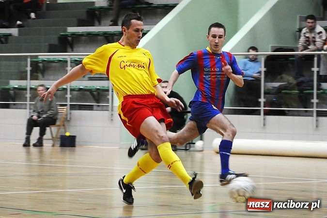 Zdjęcie w galerii na portalu naszraciborz.pl: Płomień niestraszny Cukierni wiadomości z regionu