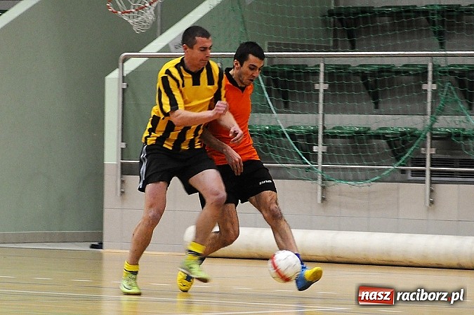 Zdjęcie w galerii na portalu naszraciborz.pl: Płomień niestraszny Cukierni wiadomości z regionu