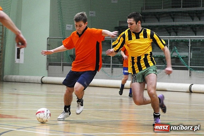 Zdjęcie w galerii na portalu naszraciborz.pl: Płomień niestraszny Cukierni wiadomości z regionu