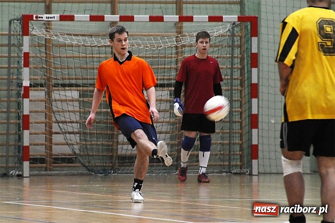 Zdjęcie w galerii na portalu naszraciborz.pl: Płomień niestraszny Cukierni wiadomości z regionu