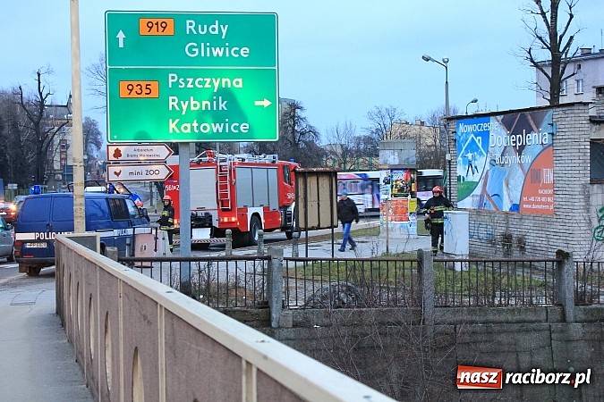 Zdjęcie w galerii na portalu naszraciborz.pl: Przy Bosackiej palił się pustostan wiadomości z regionu